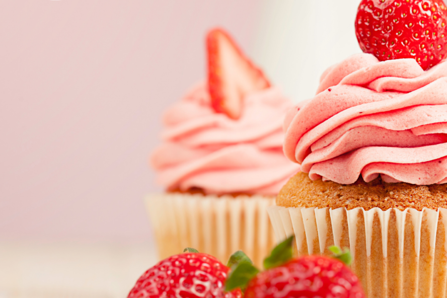 Cupcakes for Mother's Day | Maola Milk Strawberry Cupcakes